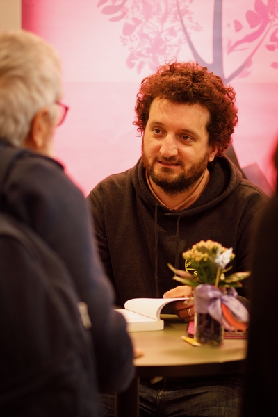 Enzo Lesourt en dédicace