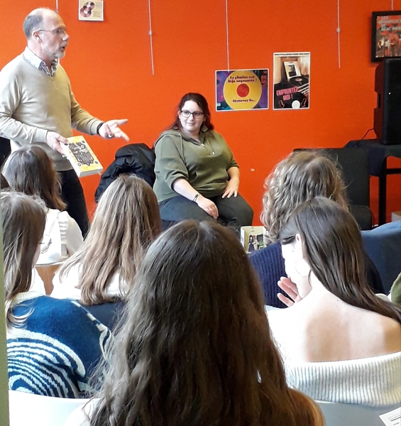 Mary Orchard en rencontre scolaire
